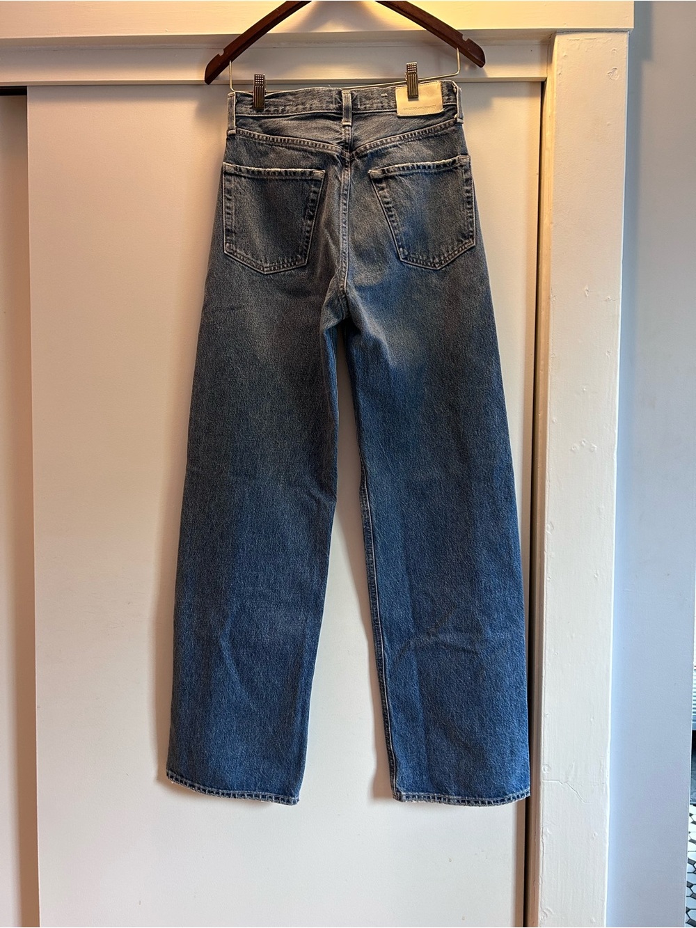One pair of Citizens of Humanity Ayla jeans; like new! - Picture 3 of 7